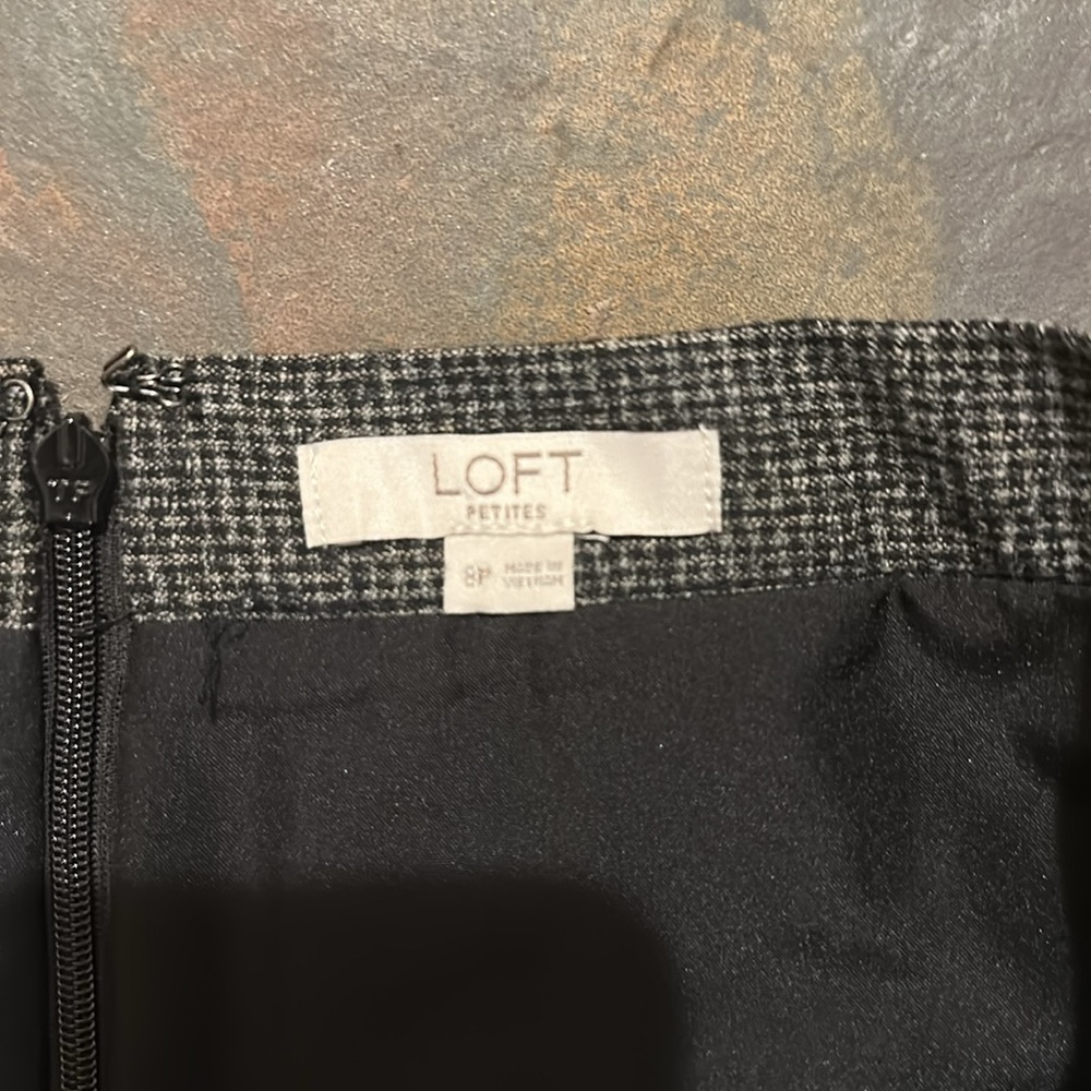 LOFT Dark Gray Pleated Mini Skirt small petite - Picture 2 of 4